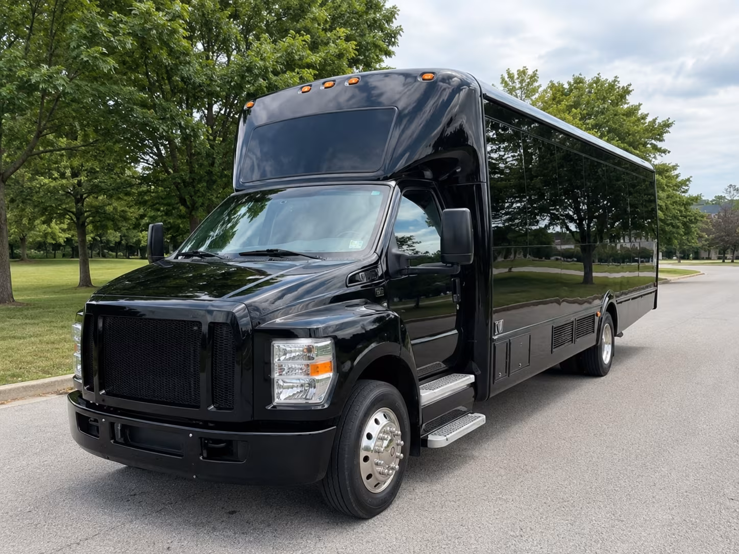 rent a syracuse prom party bus or charter bus today