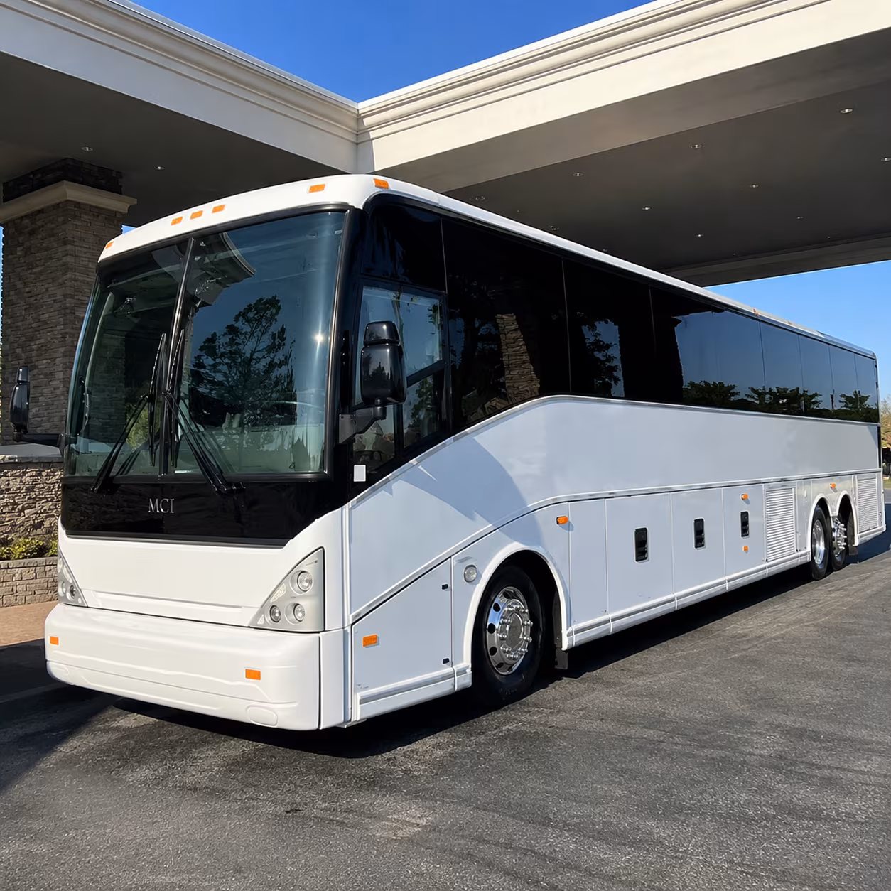 syracuse bus rentals for new york road trips and maine travel