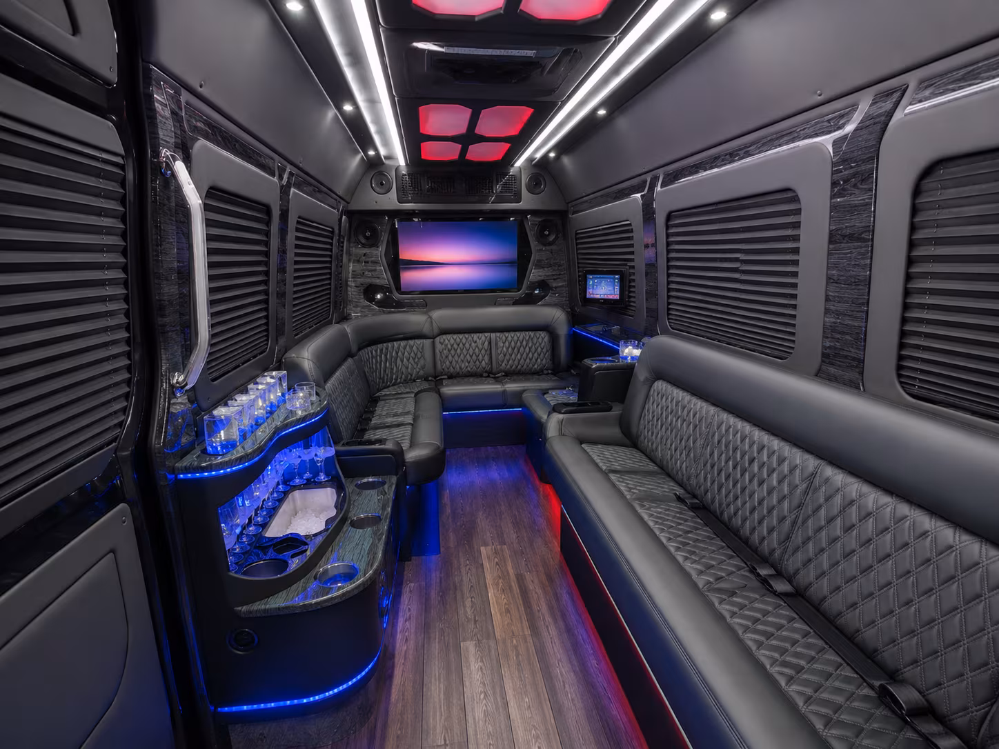 syracuse custom day trip and driving tour bus rentals